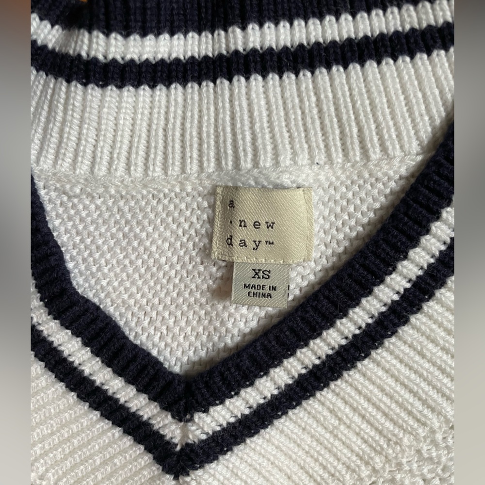 Women’s sweater - Picture 3 of 5